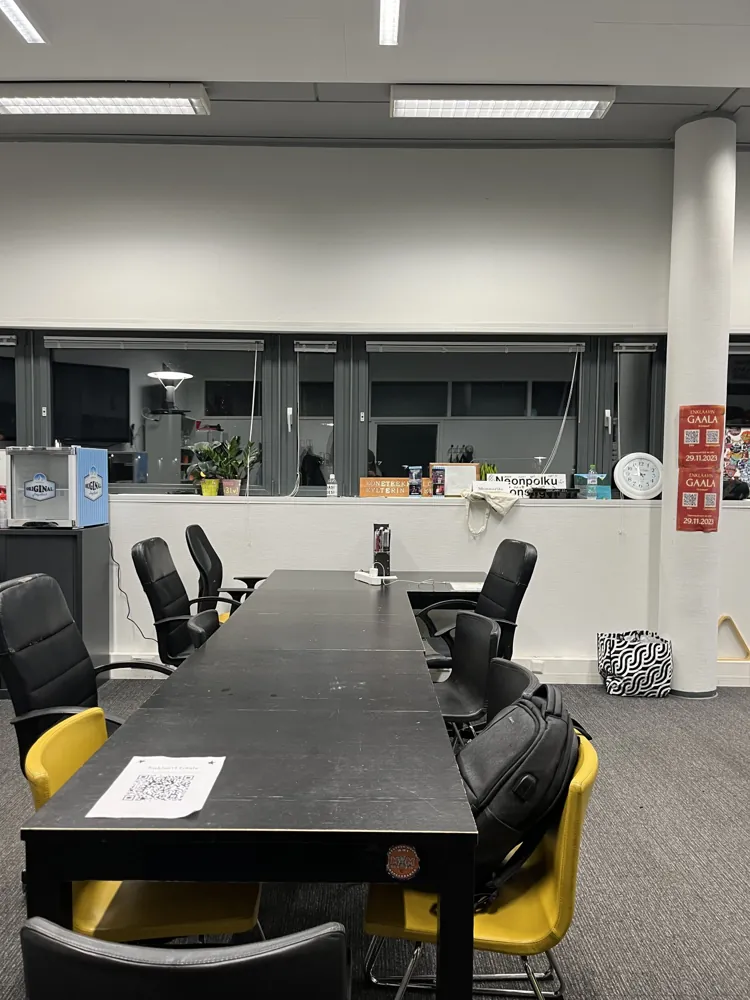 The guild room’s long table and chairs